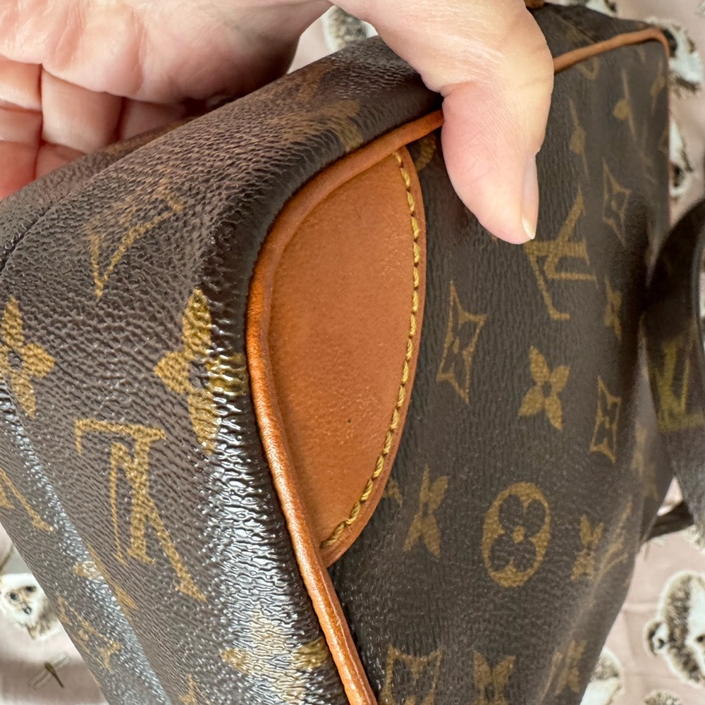 Louis Vuitton Brown Amazone Monogram Crossbody Bag - Picture 6 of 16